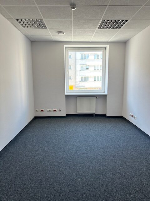 Office premises, A106, 15.95m2